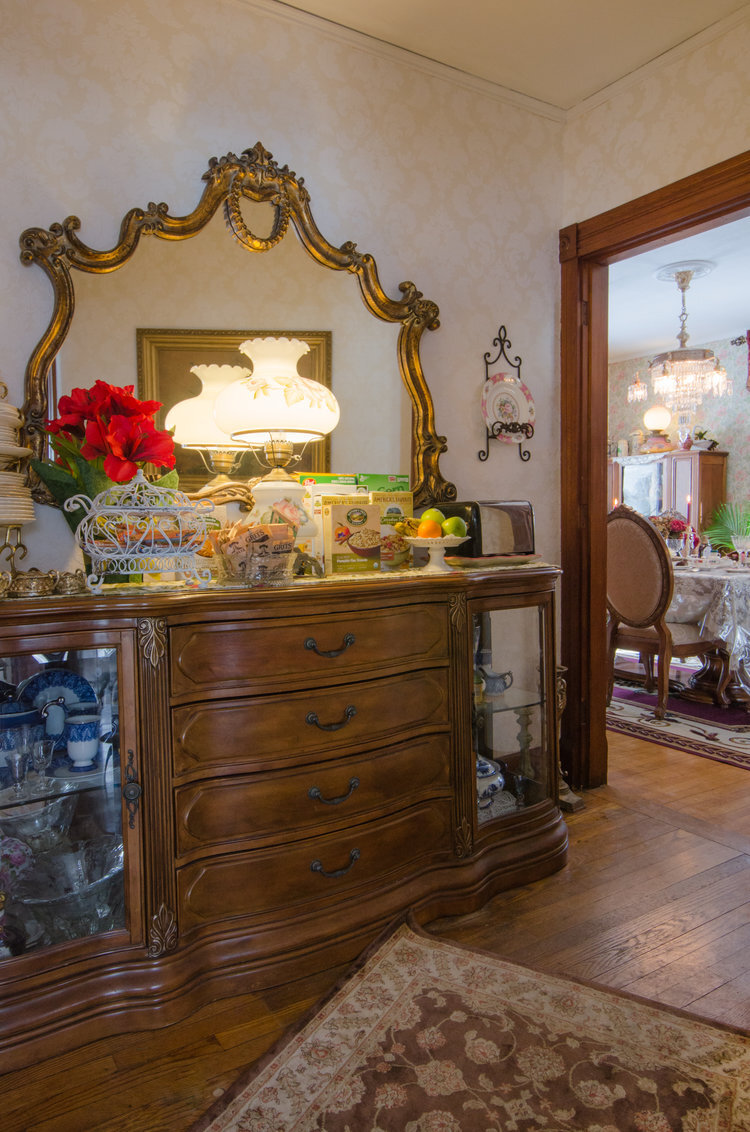 Fancy/antique Bedroom/Dresser Mirror